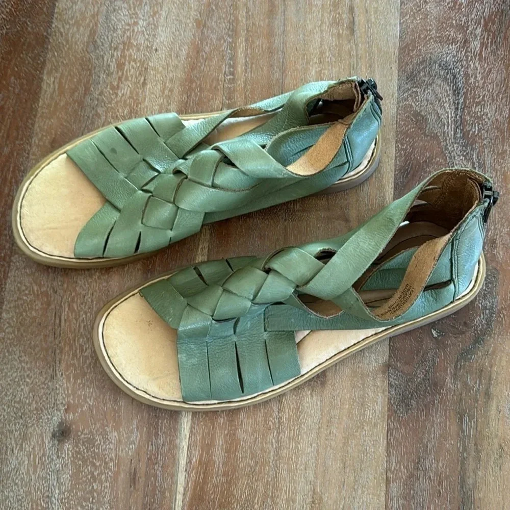 Born Iwa Sandal Woven Green size 6